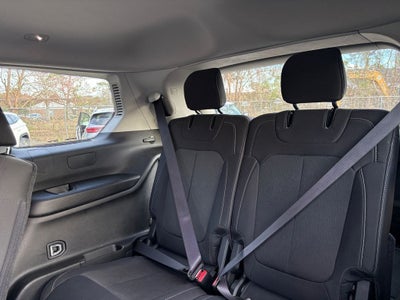 2023 Jeep Grand Cherokee L Laredo 4x2