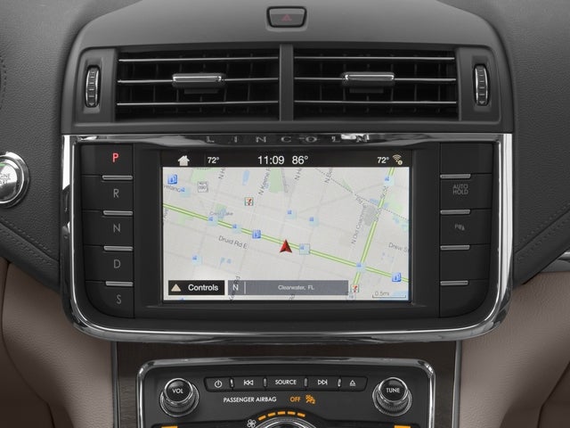2017 Lincoln Continental Select
