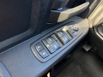 2022 RAM 2500 Tradesman Crew Cab 4x4 6'4' Box