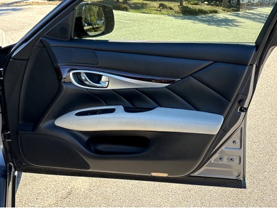 2015 INFINITI Q70 3.7