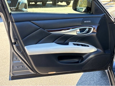 2015 INFINITI Q70 3.7