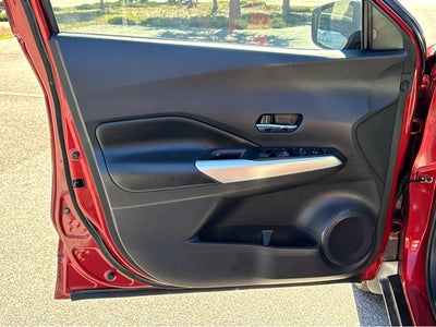 2020 Nissan Kicks SR