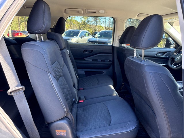 2024 Nissan Pathfinder S