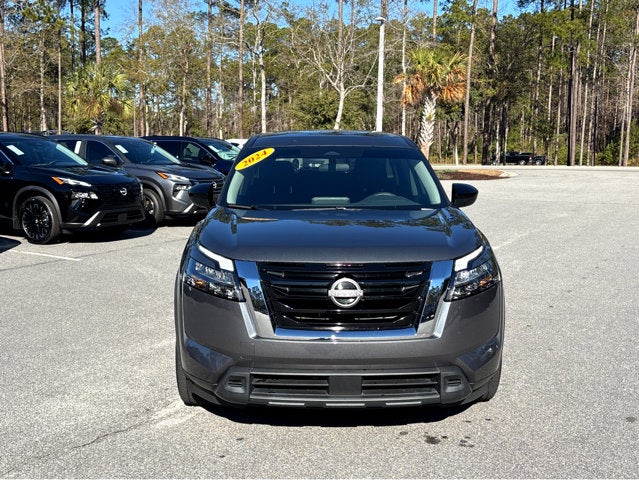 2024 Nissan Pathfinder S