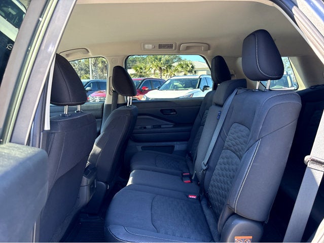 2024 Nissan Pathfinder S