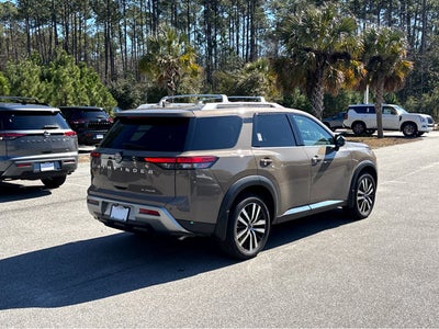 2023 Nissan Pathfinder Platinum