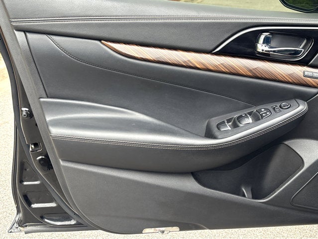 2017 Nissan Maxima Platinum