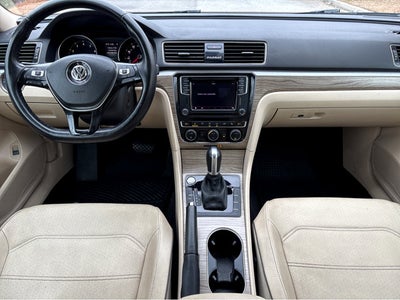2018 Volkswagen Passat 2.0T SE w/Technology