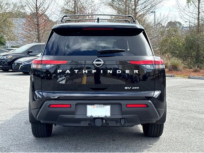 2022 Nissan Pathfinder SV