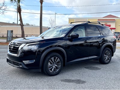 2022 Nissan Pathfinder SV