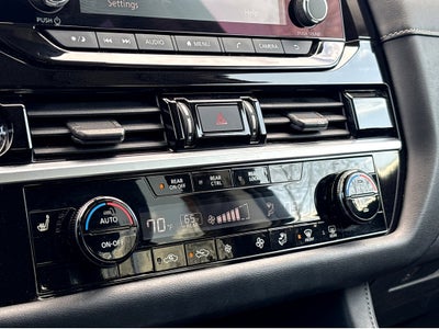 2022 Nissan Pathfinder SV