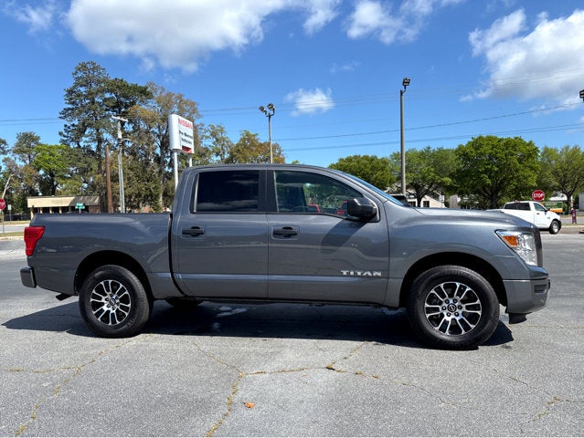 2024 Nissan Titan SV