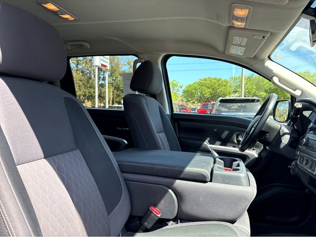 2024 Nissan Titan SV