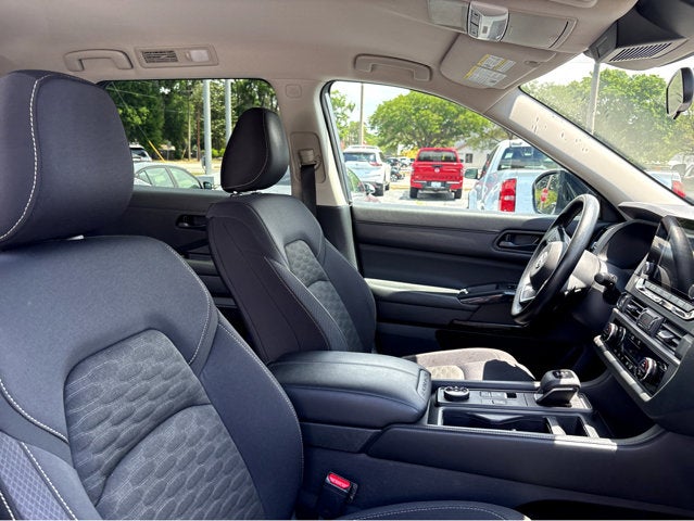 2023 Nissan Pathfinder S