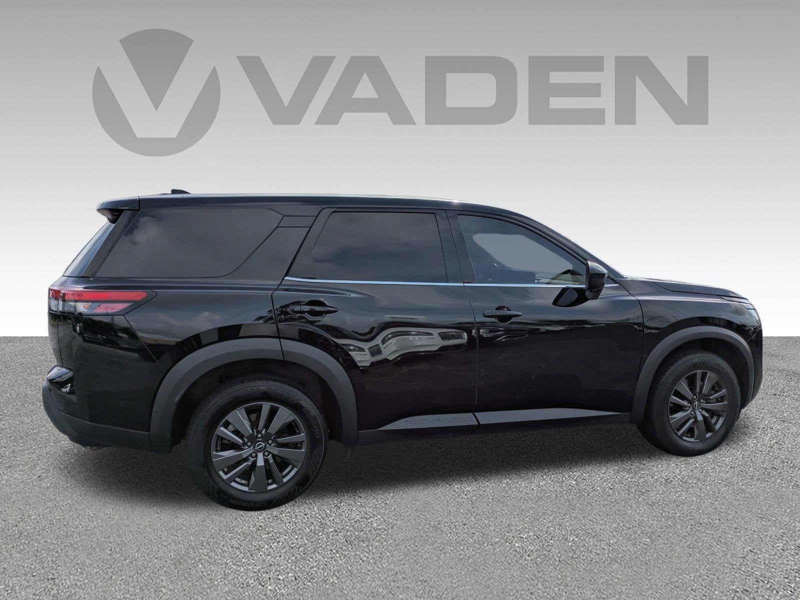 2024 Nissan Pathfinder S