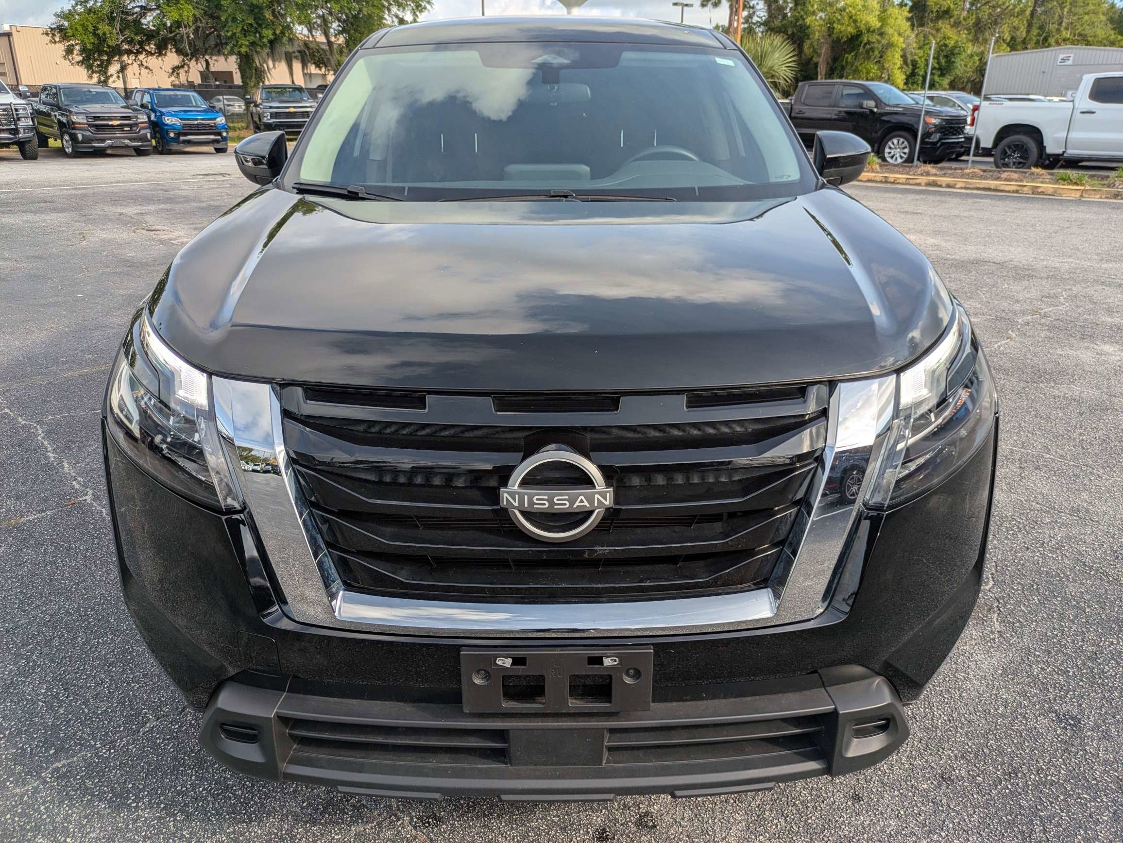 2024 Nissan Pathfinder S