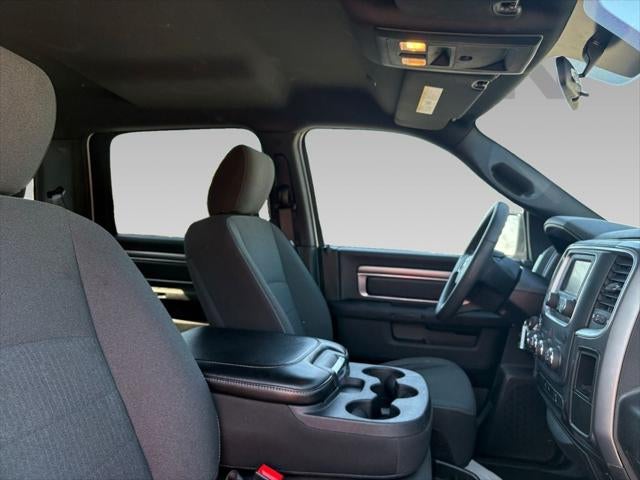 2024 RAM 1500 Classic Warlock Crew Cab 4x2 5'7' Box