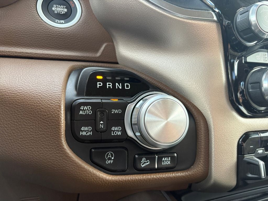 2019 RAM 1500 Laramie Crew Cab 4x4 5'7' Box