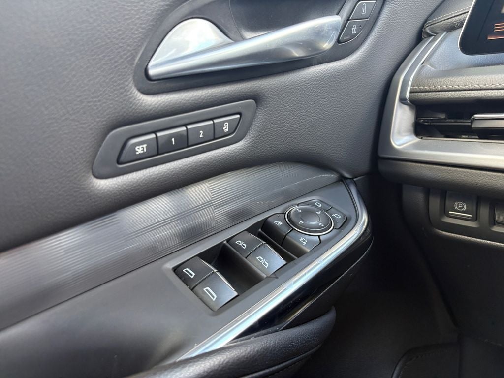 2024 Cadillac XT4 AWD Premium Luxury