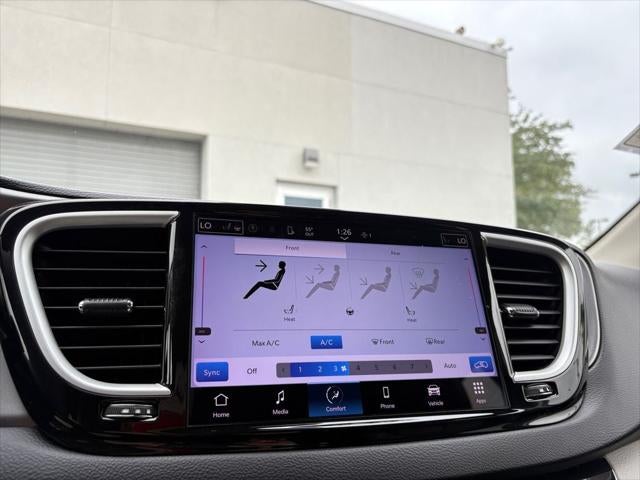 2022 Chrysler Pacifica Touring L