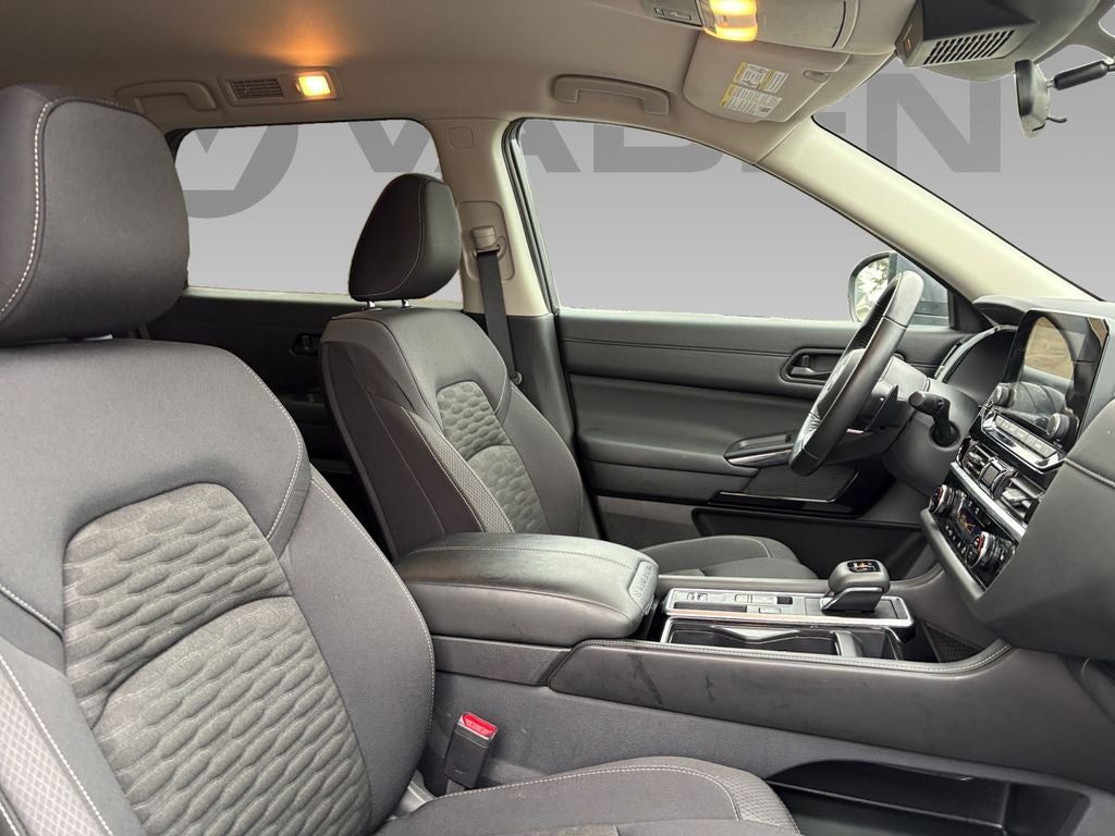 2025 Nissan Pathfinder SV FWD