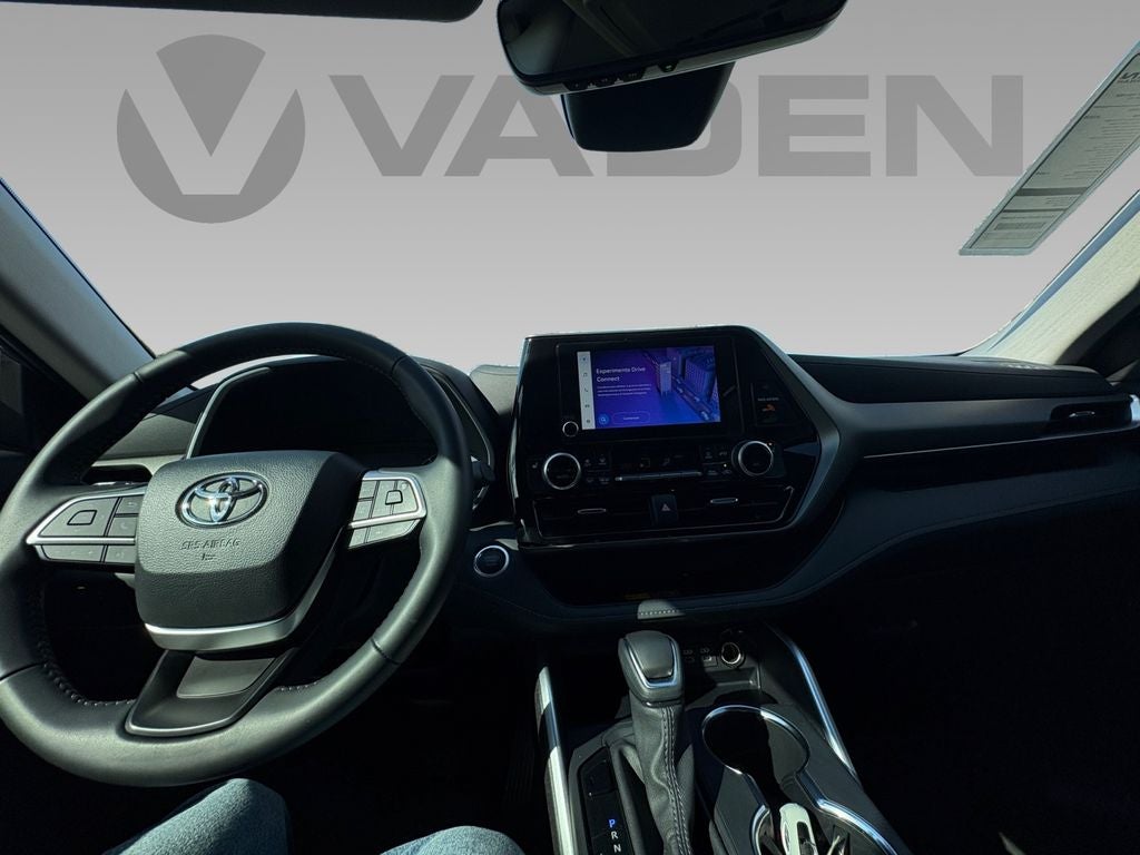 2025 Toyota Highlander XLE