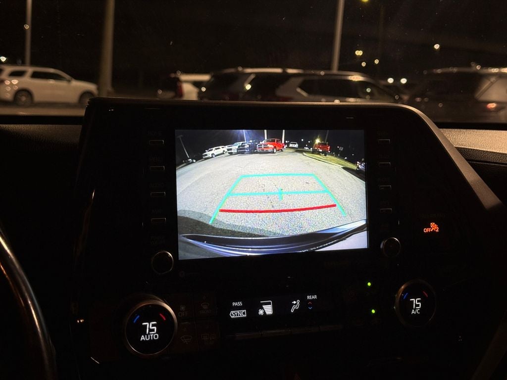 2022 Toyota Highlander LE