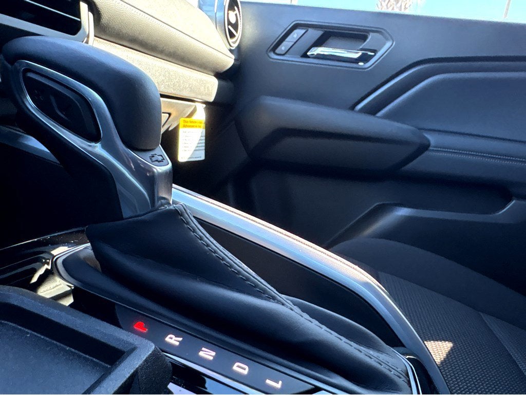 2025 Chevrolet Colorado WT/LT