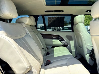 2025 Land Rover Range Rover SE