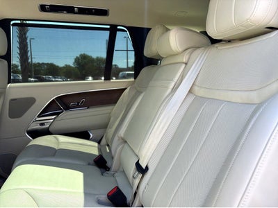 2025 Land Rover Range Rover SE