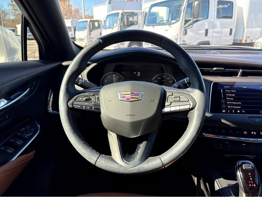 2023 Cadillac XT4 Premium Luxury