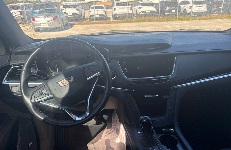 2024 Cadillac XT6 Luxury