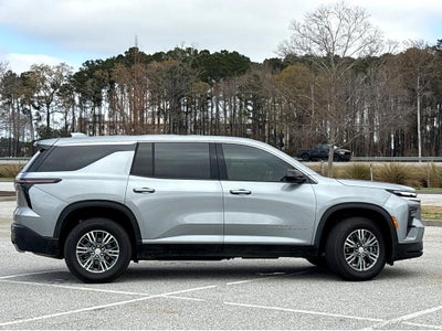 2024 Chevrolet Traverse LS