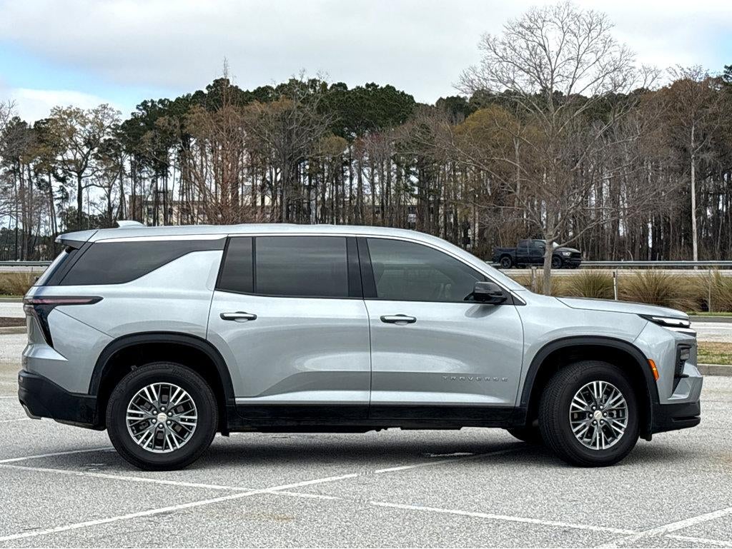 2024 Chevrolet Traverse LS