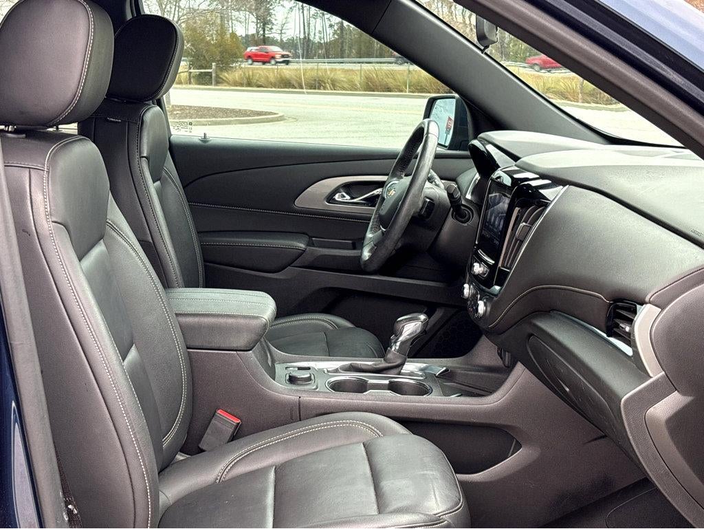 2022 Chevrolet Traverse LT Leather