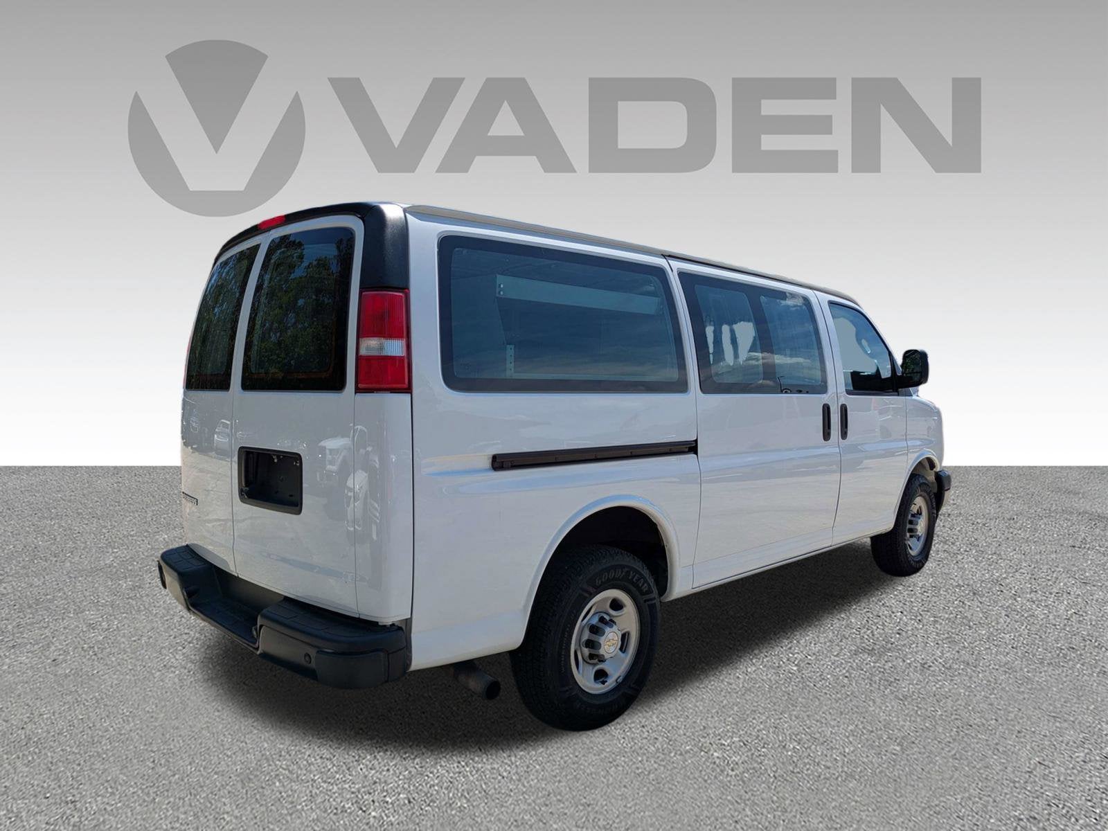 2022 Chevrolet Express Cargo 2500 WT
