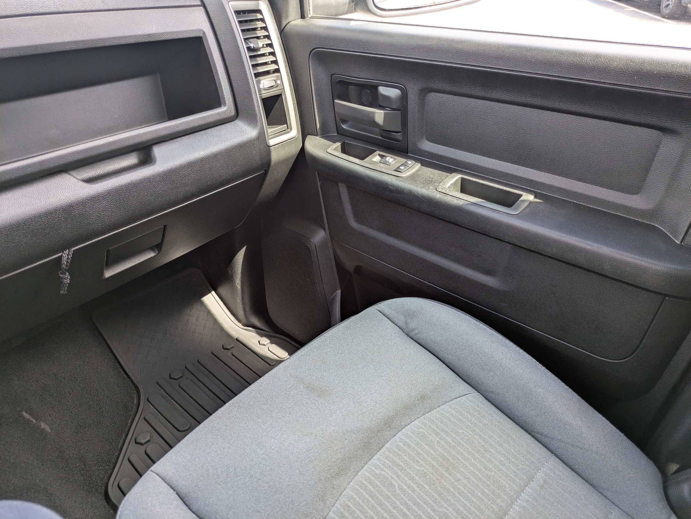 2022 RAM 1500 Classic Tradesman Crew Cab 4x4 5'7" Box