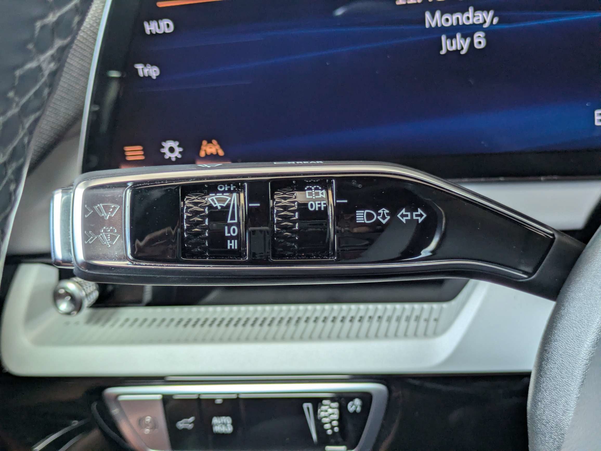 2025 Cadillac OPTIQ Luxury 2