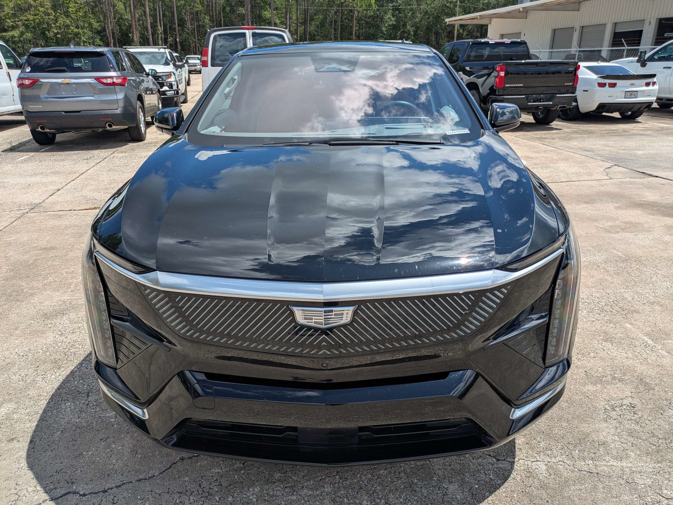 2025 Cadillac OPTIQ Luxury 2