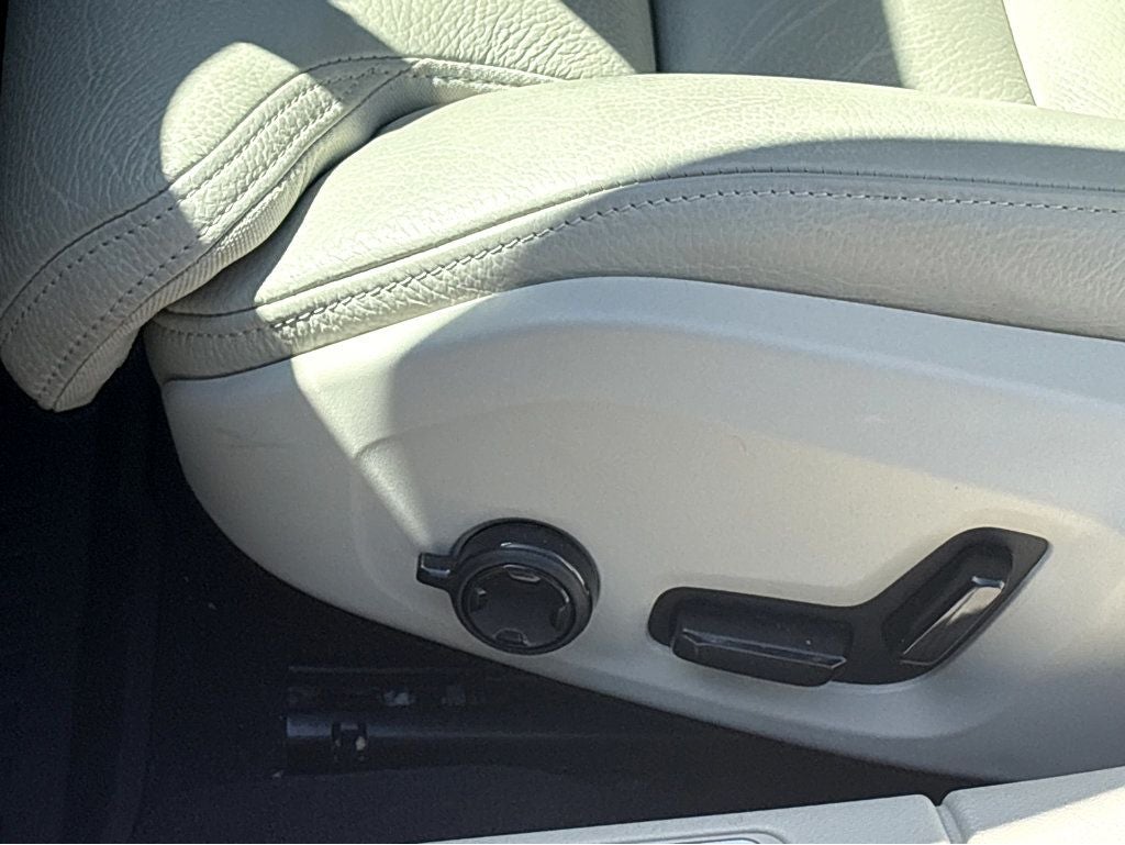 2024 Volvo S60 Ultimate