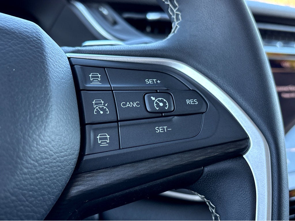 2023 Jeep Grand Cherokee Laredo